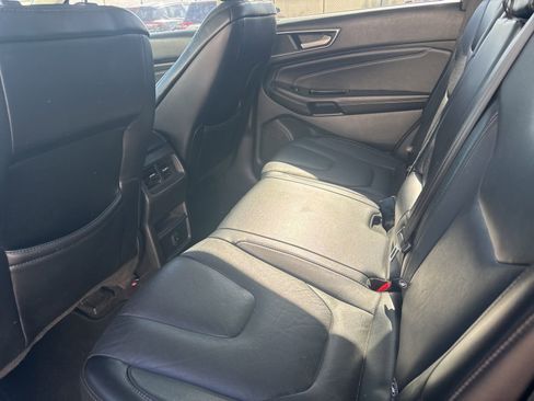 Used 2016 Ford Edge Titanium FWD image 9