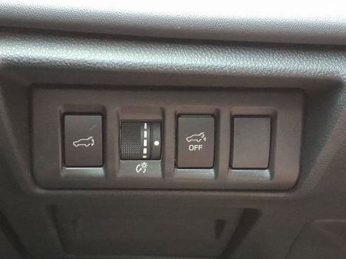 Used 2025 Subaru Outback Touring AWD/4WD image 12