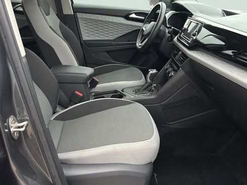 Used 2023 Volkswagen Taos S image 11