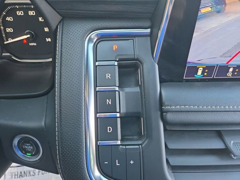 Used 2021 GMC Yukon SLT w/ SLT Premium Package image 24