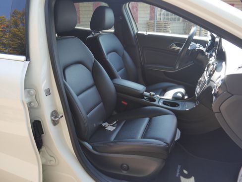 Used 2018 Mercedes-Benz GLA 250 4MATIC image 26