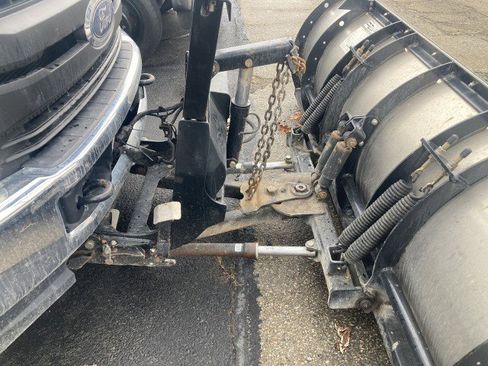 Used 2019 Ford F550 4x4 Regular Cab Super Duty image 4