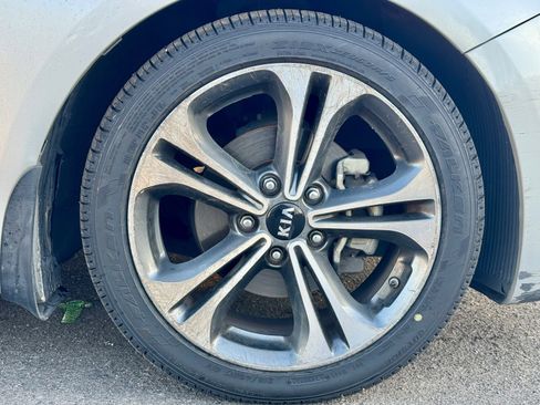 Used 2015 Kia Forte EX w/ UVO Package W/17" Alloys image 9