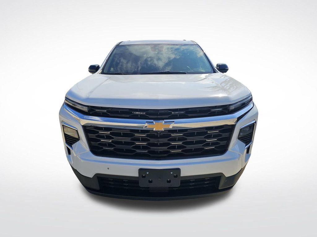 Used 2024 Chevrolet Traverse LT w/ LPO, Floor Liner Package FWD image 3