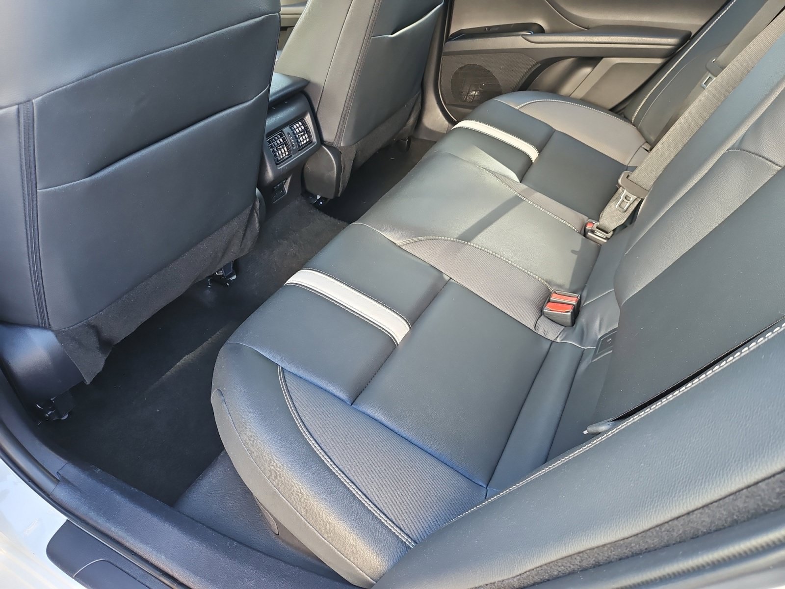 Used 2025 Toyota Camry SE FWD image 29