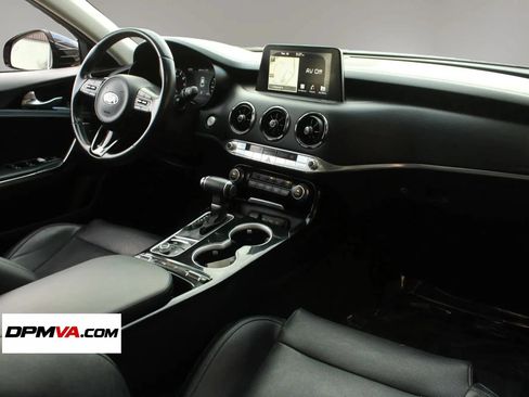 Used 2018 Kia Stinger Premium RWD image 22
