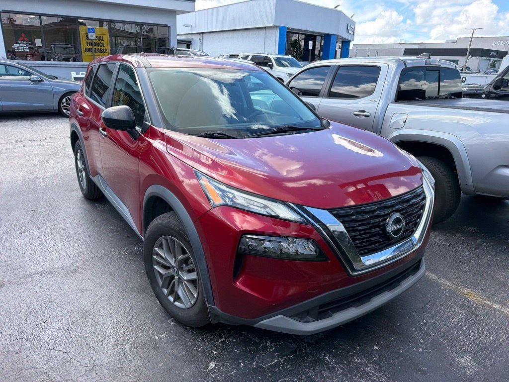 Used 2023 Nissan Rogue S FWD image 2