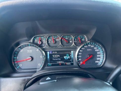 Used 2018 Chevrolet Suburban LT w/ Luxury Package RWD image 13