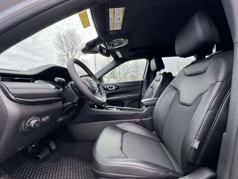 New 2026 Jeep Compass Latitude w/ Sun and Sound Group image 14