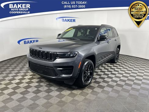 Used 2024 Jeep Grand Cherokee Altitude image 5