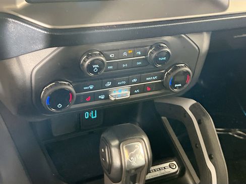 Used 2021 Ford Bronco Outer Banks image 16