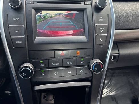 Used 2016 Toyota Camry LE FWD image 29