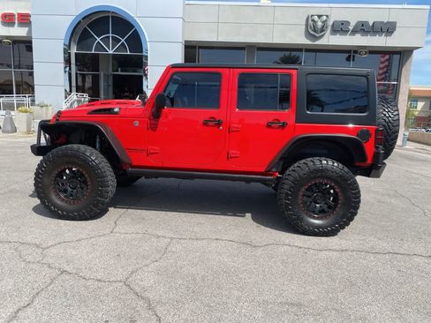 Used 2014 Jeep Wrangler Unlimited Rubicon w/ Connectivity Group image 11