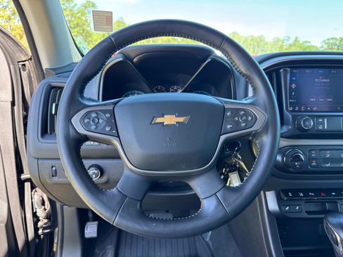 Used 2022 Chevrolet Colorado Z71 w/ Z71 Midnight Edition AWD/4WD image 30