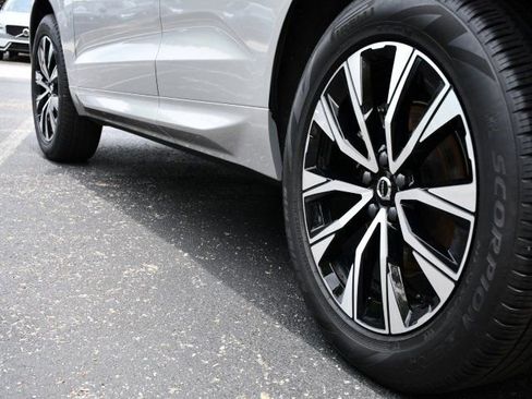 Certified 2025 Volvo XC60 B5 Plus AWD/4WD image 10