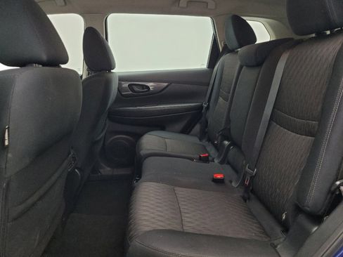 Used 2019 Nissan Rogue S FWD image 18