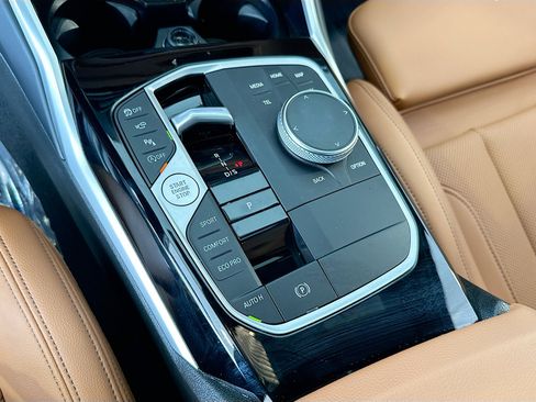 Used 2023 BMW 330i Sedan w/ Premium Package RWD image 17