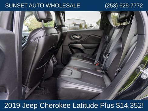 Used 2019 Jeep Cherokee Latitude Plus AWD/4WD image 70
