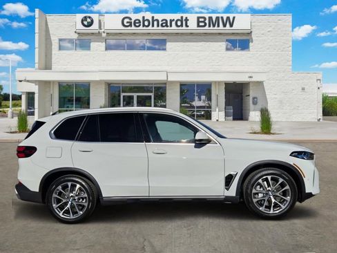 New 2026 BMW X5 xDrive50e w/ Premium Package image 4
