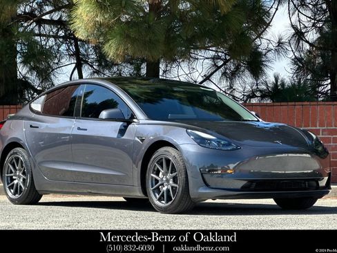 Used 2023 Tesla Model 3 Standard Range RWD image 1