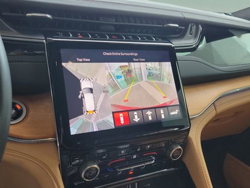 Used 2024 Jeep Grand Cherokee Summit image 17