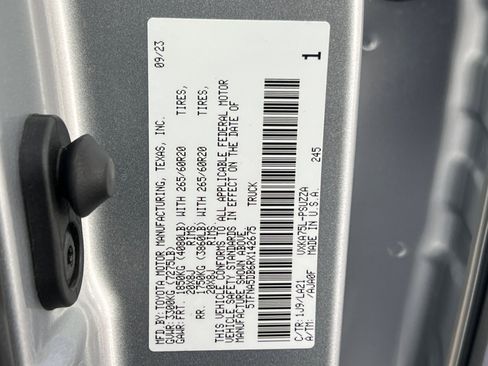 Used 2024 Toyota Tundra Platinum image 28