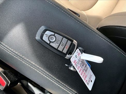 Used 2020 Ford Escape SEL FWD image 12