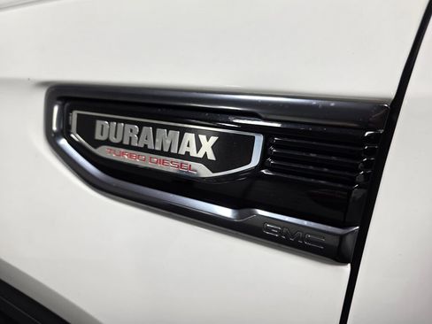 Used 2022 GMC Sierra 1500 AT4 w/ AT4 Preferred Package AWD/4WD image 5