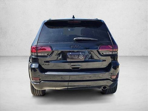 Used 2020 Jeep Grand Cherokee Altitude AWD/4WD image 7