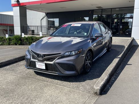 Certified 2023 Toyota Camry SE AWD/4WD image 3