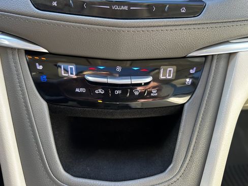 Used 2018 Cadillac XT5 Premium Luxury image 32