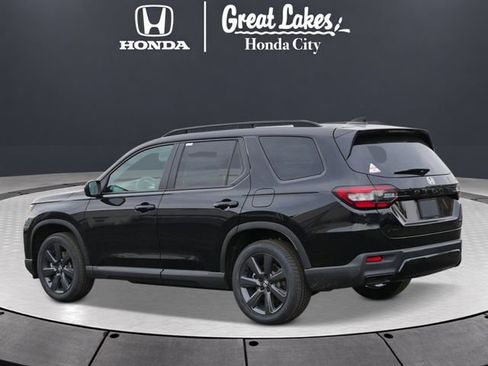 New 2026 Honda Pilot Sport image 3