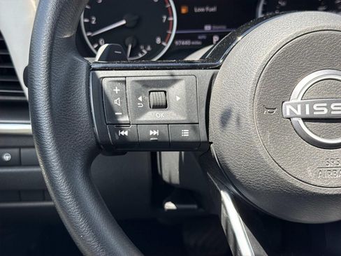 Used 2022 Nissan Rogue SV AWD/4WD image 15