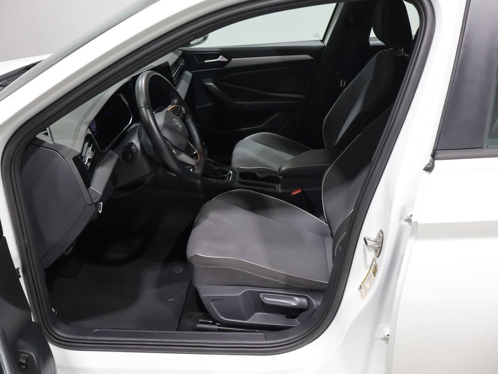 Used 2025 Volkswagen Jetta Sport FWD image 9
