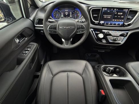 New 2026 Chrysler Voyager LX FWD image 10