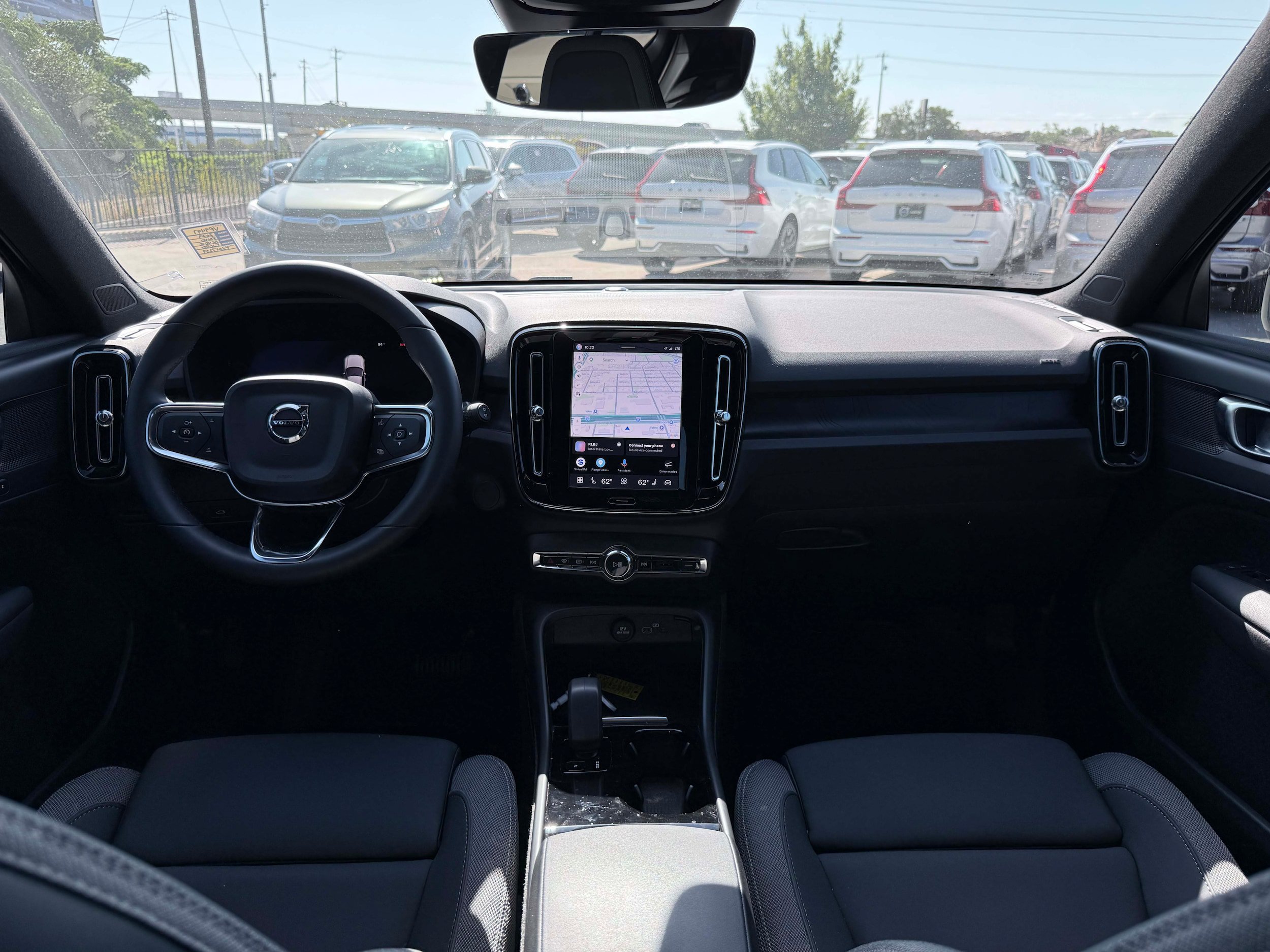 Certified 2023 Volvo XC40 Recharge Core AWD/4WD image 14