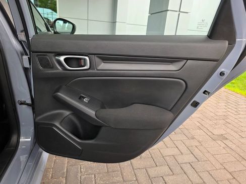 Used 2023 Honda Civic Sport image 11