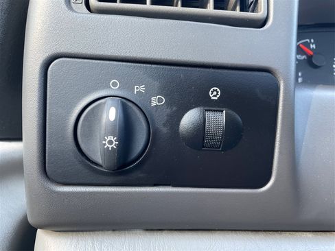 Used 2004 Ford F250 XL image 16