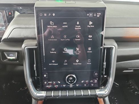 Used 2025 GMC Yukon Denali AWD/4WD image 7