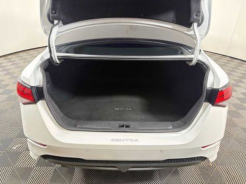 Certified 2021 Nissan Sentra SR w/ SR Premium Package image 24