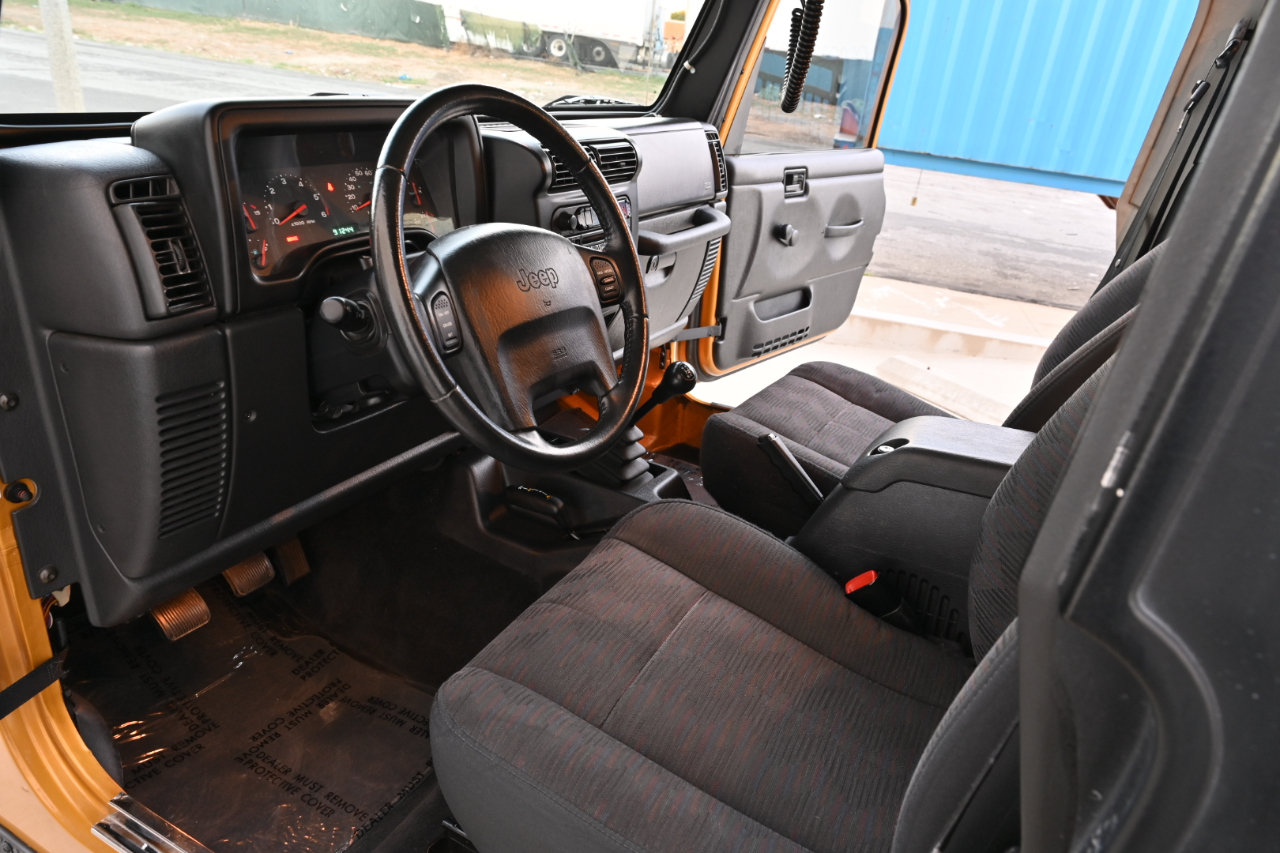 Used 2003 Jeep Wrangler Rubicon AWD/4WD image 16