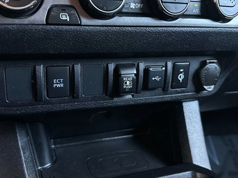 Used 2021 Toyota Tacoma TRD Sport AWD/4WD image 26