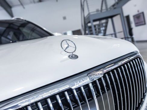 Used 2023 Mercedes-Benz Maybach GLS 600 4MATIC image 10