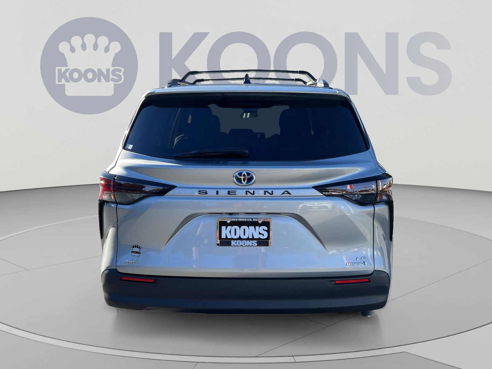 Used 2024 Toyota Sienna LE AWD/4WD image 5