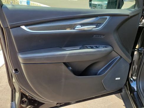 Used 2022 Cadillac XT5 Sportv w/ Technology Package AWD/4WD image 6