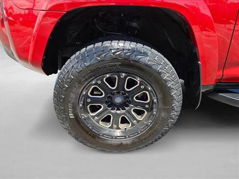 Used 2014 Toyota 4Runner SR5 AWD/4WD image 22