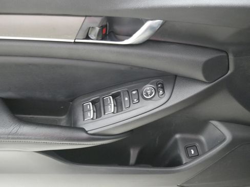 Used 2018 Honda Accord LX image 19