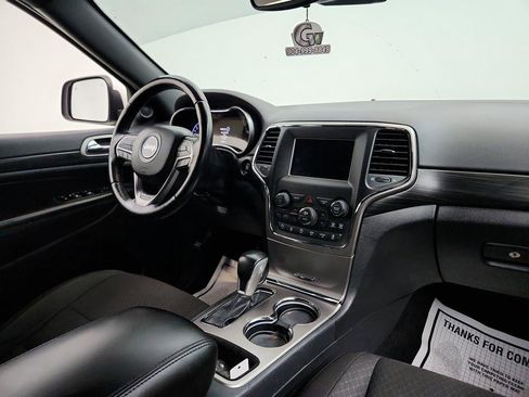 Used 2021 Jeep Grand Cherokee Laredo image 26