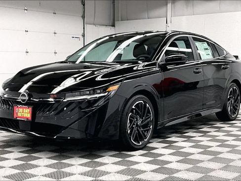 New 2026 Nissan Sentra SR w/ SR Premium Package FWD image 2