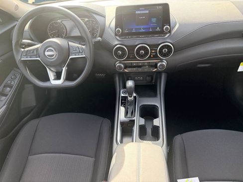 New 2025 Nissan Sentra SV image 4